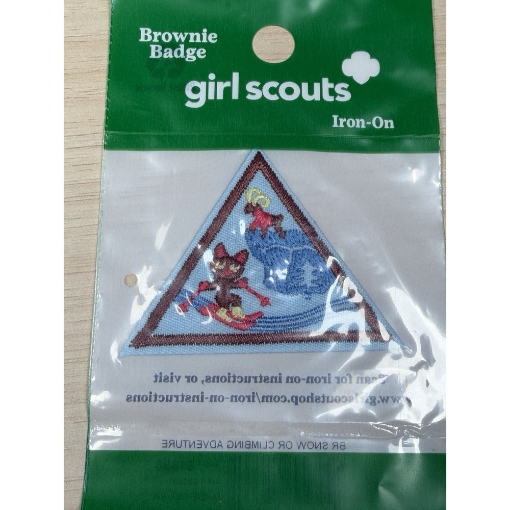 Girl Scouts SNOW or CLIMBING ADVENTURE #61686 Patch Badge Triangle Brownies NEW